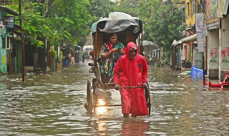 Cyclone Dana: Heavy rains lash Kolkata, widespread waterlogging reported from several areas