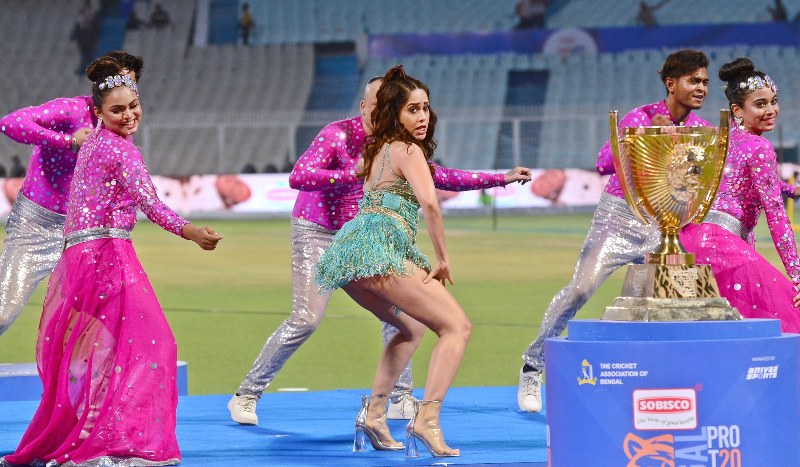 B-town beauty Nushrat Bharucha joins Tolly stars Jeet, Rukmini at Bengal Pro T20 League inaugural performance