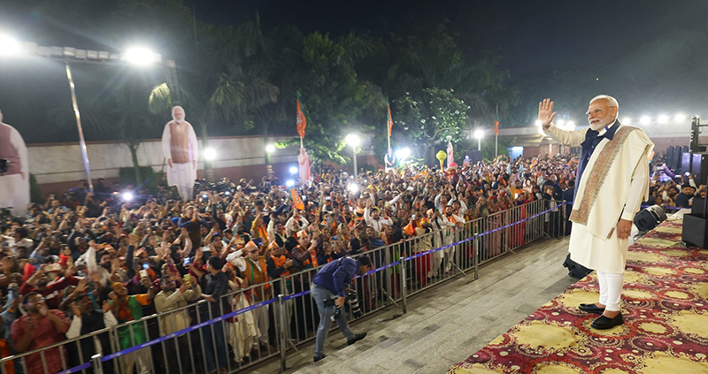 In Images: Modi thanks BJP workers for Maharashtra victory