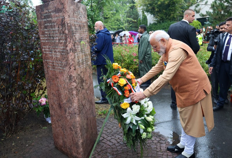 At a glance: PM Modi's Day 1 in Poland