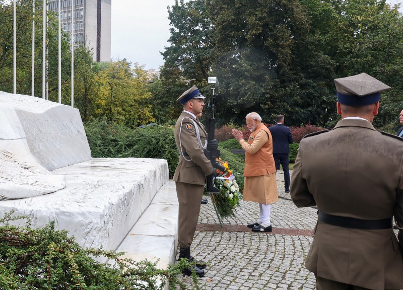 At a glance: PM Modi's Day 1 in Poland