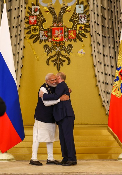 Narendra Modi arrives in Russia