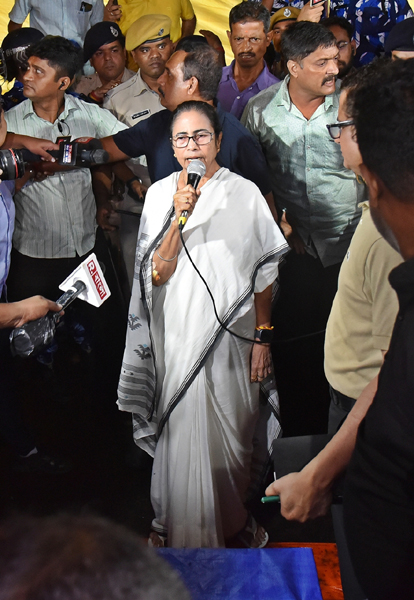 Bengal CM Mamata Banerjee at junior doctors' dharna site amid RG Kar stalemate