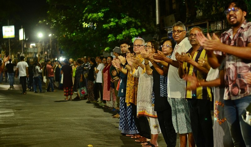 Glimpses from third night vigil demanding RG Kar justice