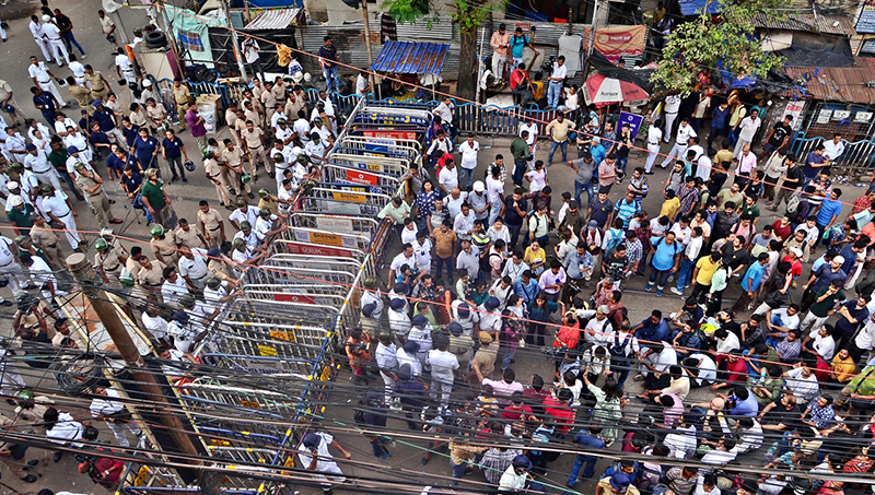 RG Kar Protest: Junior doctors march to Lalbazar, demands resignation of Kol Police Commissioner