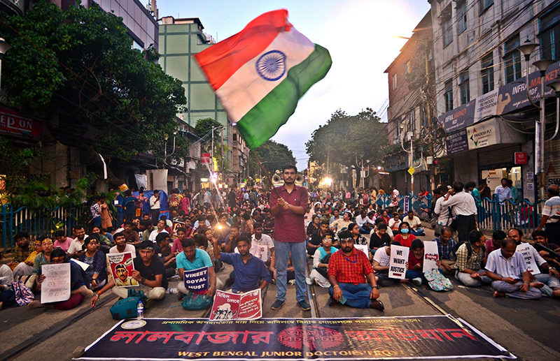 RG Kar Protest: Junior doctors march to Lalbazar, demands resignation of Kol Police Commissioner