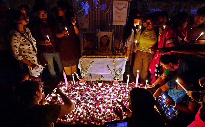 Reclaim the Night 2: Kolkata cries justice in second vigil for RG Kar victim