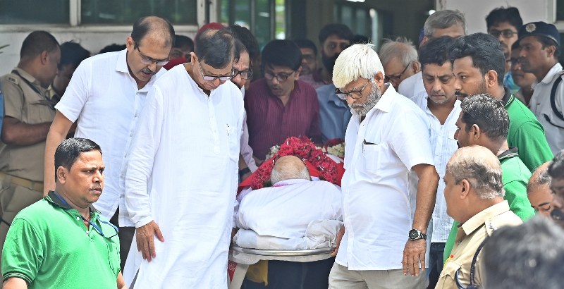 Red Salute: Snapshots of the last journey of Buddhadeb Bhattacharjee