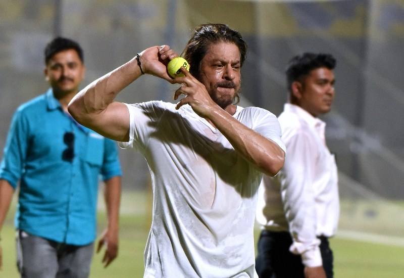 Shah Rukh Khan, AbRam sweat it out at Eden Gardens with KKR