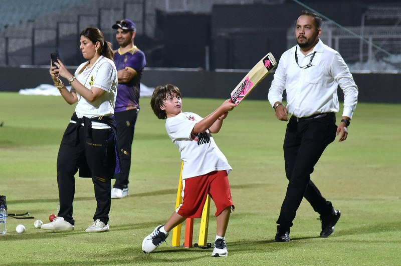 Shah Rukh Khan, AbRam sweat it out at Eden Gardens with KKR