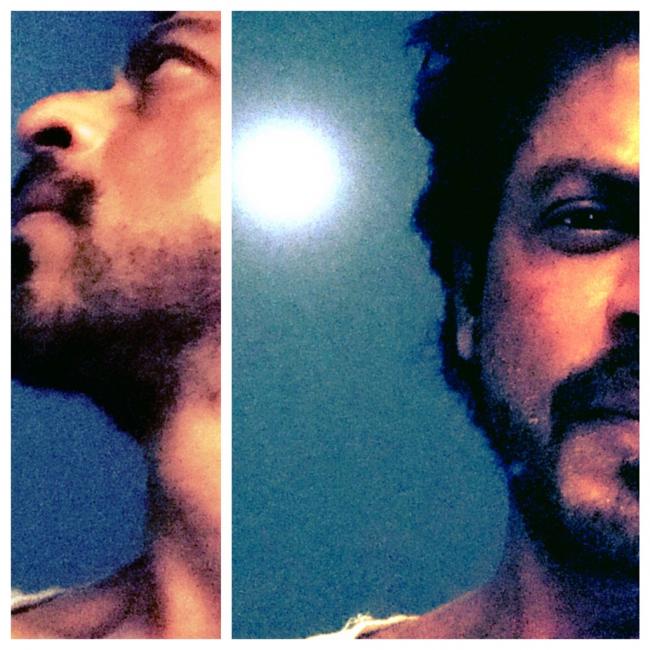 Shah Rukh Khan shares selfie of himself with 'super moon'