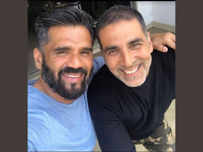 Akshay Kumar catches up with 'oldest friend' Sunil Shetty