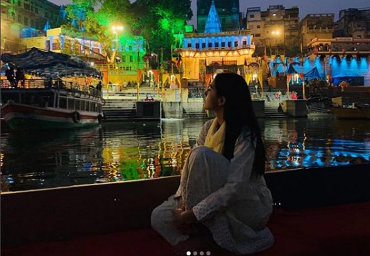 Sara Ali Khan enjoys her Varanasi trip, shares images online for fans