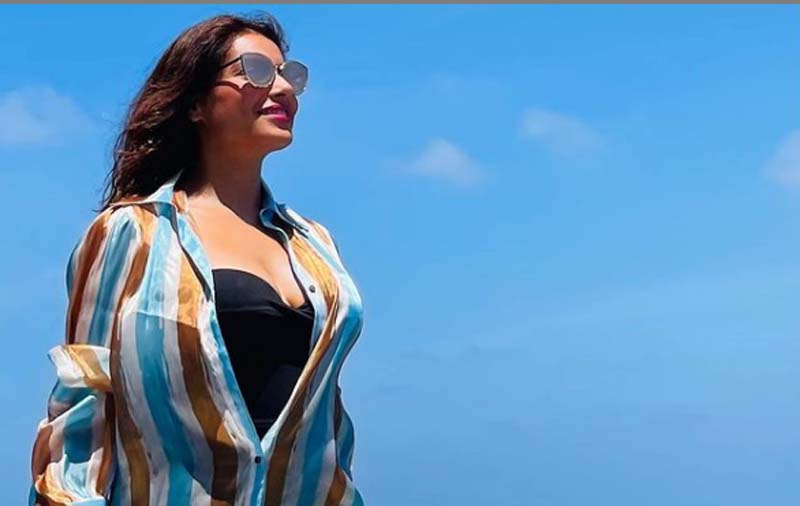 Bipasha Basu chills in Maldives