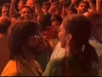 Deepika Padukone, Ranveer Singh enjoy Shankar Mahadevan's concert in California. Watch