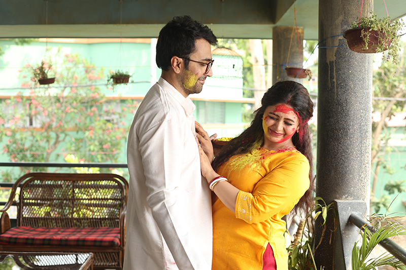 Fatafati: Makers release romantic track Jani Okaron featuring Abir Chatterjee, Ritabhari Chakraborty