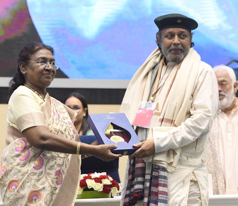 Mithun Chakraborty receives Dadasaheb Phalke Award from President; urges young actors to keep dreams alive