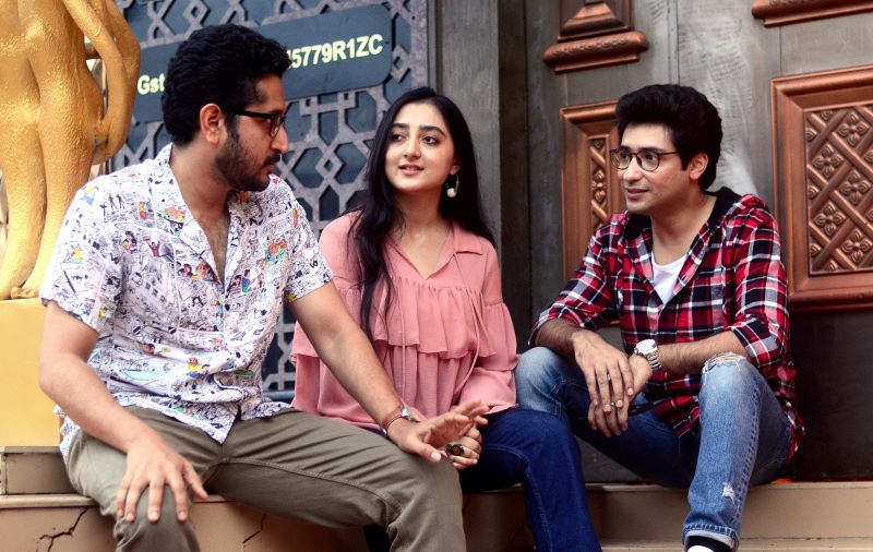 (From L to R) Parambrata Chattopadhyay, Surangana Bandyopadhyay and Gaurav Chakrabarty | Image by Avishek Mitra/IBNS