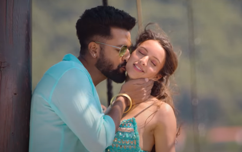 Vicky Kaushal and Triptii Dimri's romantic Rabb Warga song from Bad Newz out now