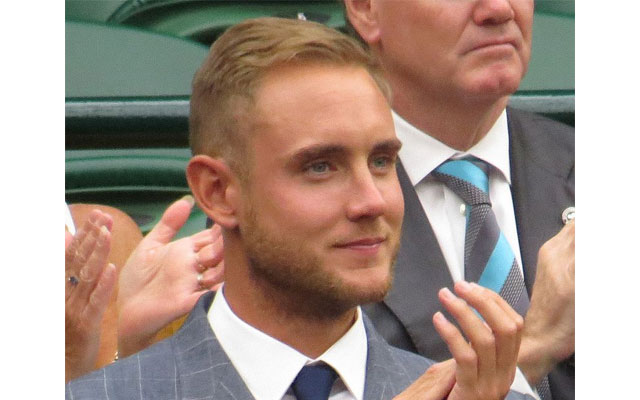 Stuart Broad to play for Hobart Hurricanes in Big Bash Twenty20 