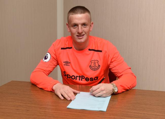 Everton signs Jordan Pickford 