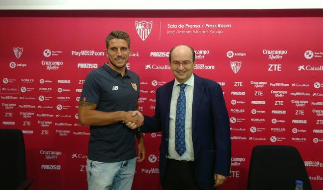 Sevilla extends Daniel CarriÃ§o's contract 