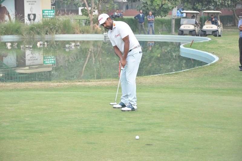 Anirban Lahiri and Karandeep Kochhar to continue playoff duel on Monday after being tied on first two extra holes