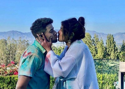 Priyanka Chopra kisses Nick Jonas on lips as the couple celebrates Holi in LA