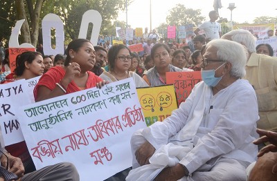 Left Front rallies in protest against Mamata govt over SSC job issue