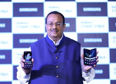 Galaxy Z Flip4, Z Fold4 drive unprecedented foldables demand in India with record-breaking pre-bookings: Samsung