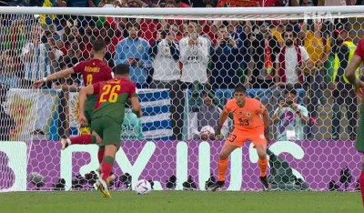 FIFA World Cup: Fernandes' double strike takes Portugal to last-16