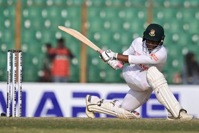 Second Test: Bangladesh 82/2 against India at lunch on day one