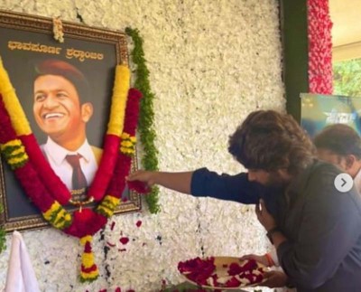 Allu Arjun meets Puneeth Rajkumar's family members, pays tribute to actor