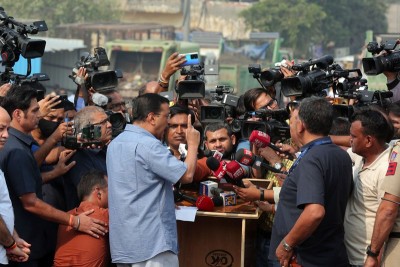 Arvind Kejriwal visits landfill area in Delhi