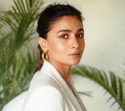 'Little concerned about bringing up child in public eye': Alia Bhatt