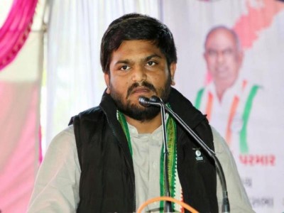 Hardik Patel drops Congress post from Twitter bio