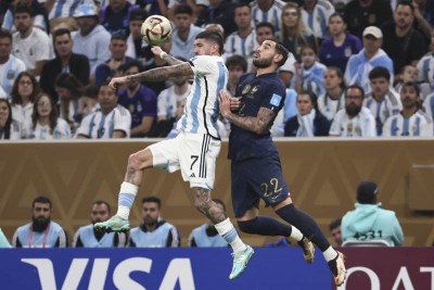 Argentina dominate first half of World Cup final against France, take 2-0 lead 