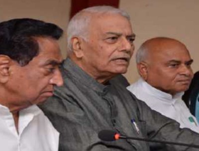 Narendra Modi must explain fall of rupee: Yashwant Sinha