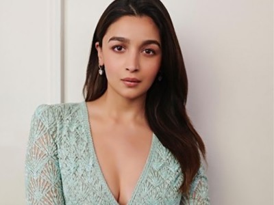 New mom Alia Bhatt shares stunning pictures of her look from Anant Ambani-Radhika Merchant's engagement party