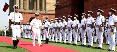 Chief of Naval Staff R Hari Kumar welcomes Commander of Us Indo-Pacific Command John Aquilino in Delhi