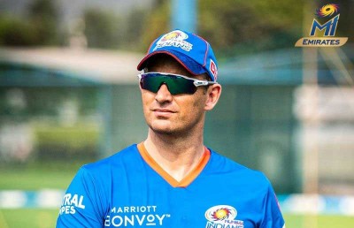 MI Emirates appoint Shane Bond as head coach