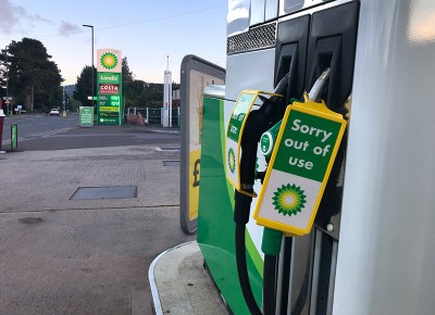 Canada: Some gas stations in Ottawa running out of fuel amid high demand, long lineups