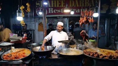 Kebabs, kantis and more: Srinagar's Khayam Chowk now a foodies' paradise