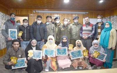 Jammu and Kashmir: Police felicitate position holders from Budgam