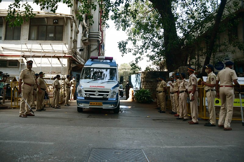 Bollywood pays tribute to Lata Mangeshkar