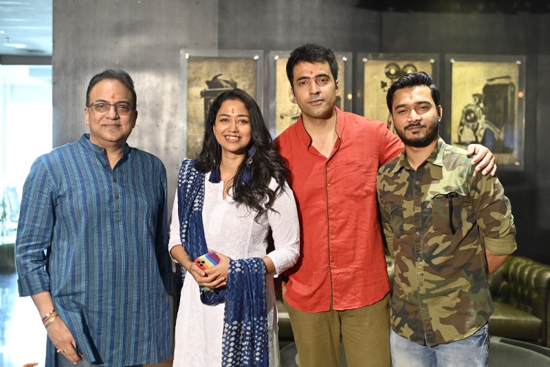 SVF hosts 'Shubho Mahurat' of Arindam Sil's Byomkesh and Dhrubo Banerjee's Karnasubarna Guptodhon