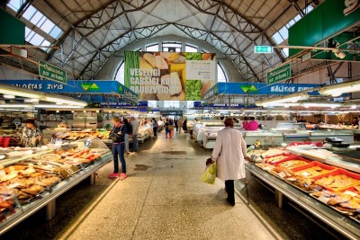 2023 Canada's federal budget to offer grocery rebate for lower-income groups: Sources