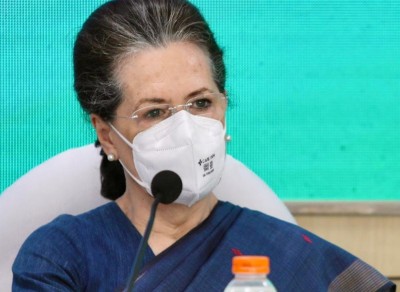 Former Congress chief Sonia Gandhi admitted to Sir Ganga Ram Hospital