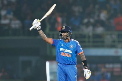 Suryakumar Yadav, Ishan Kishan slam fifties to help India beat Australia in first T20I