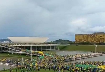 Brazil:  Bolsonaro supporters storm key government buildings